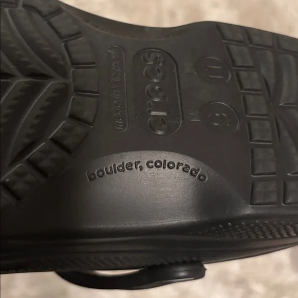 Make offer! NWOT CROCS Black Slippers Colorful Charms heel straps Men 9 Woman 11 - Picture 8 of 16